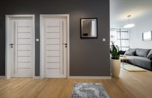 Металлические и деревянные двери в 2026: как выбрать идеальную для дома и квартиры